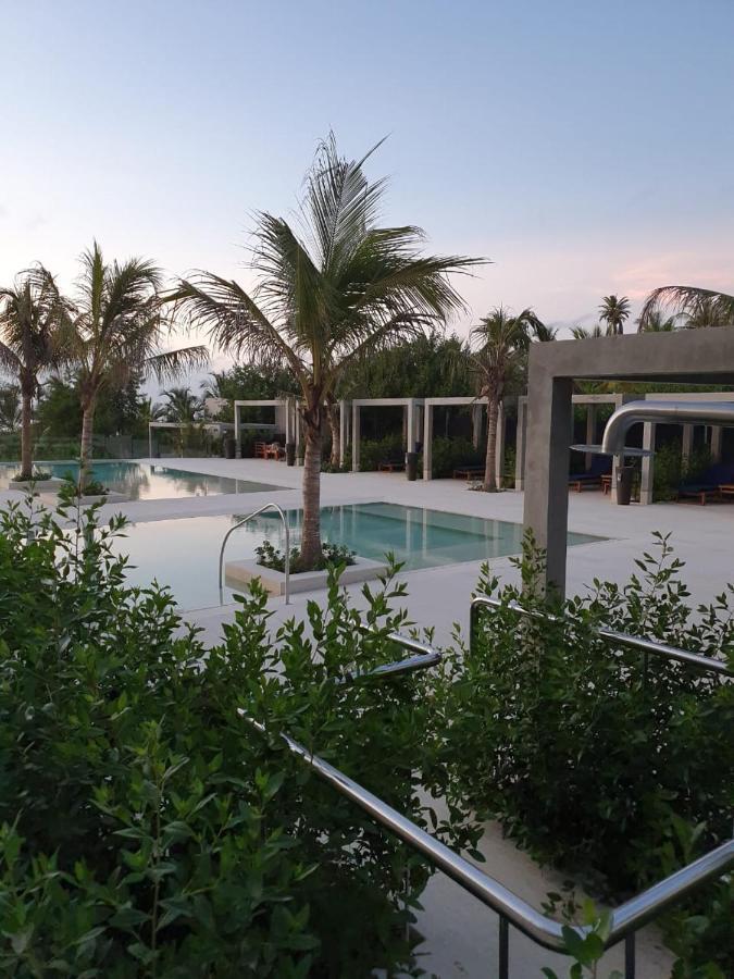 Serena Del Mar, Morros Io