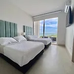 Serena del Mar, Morros IO