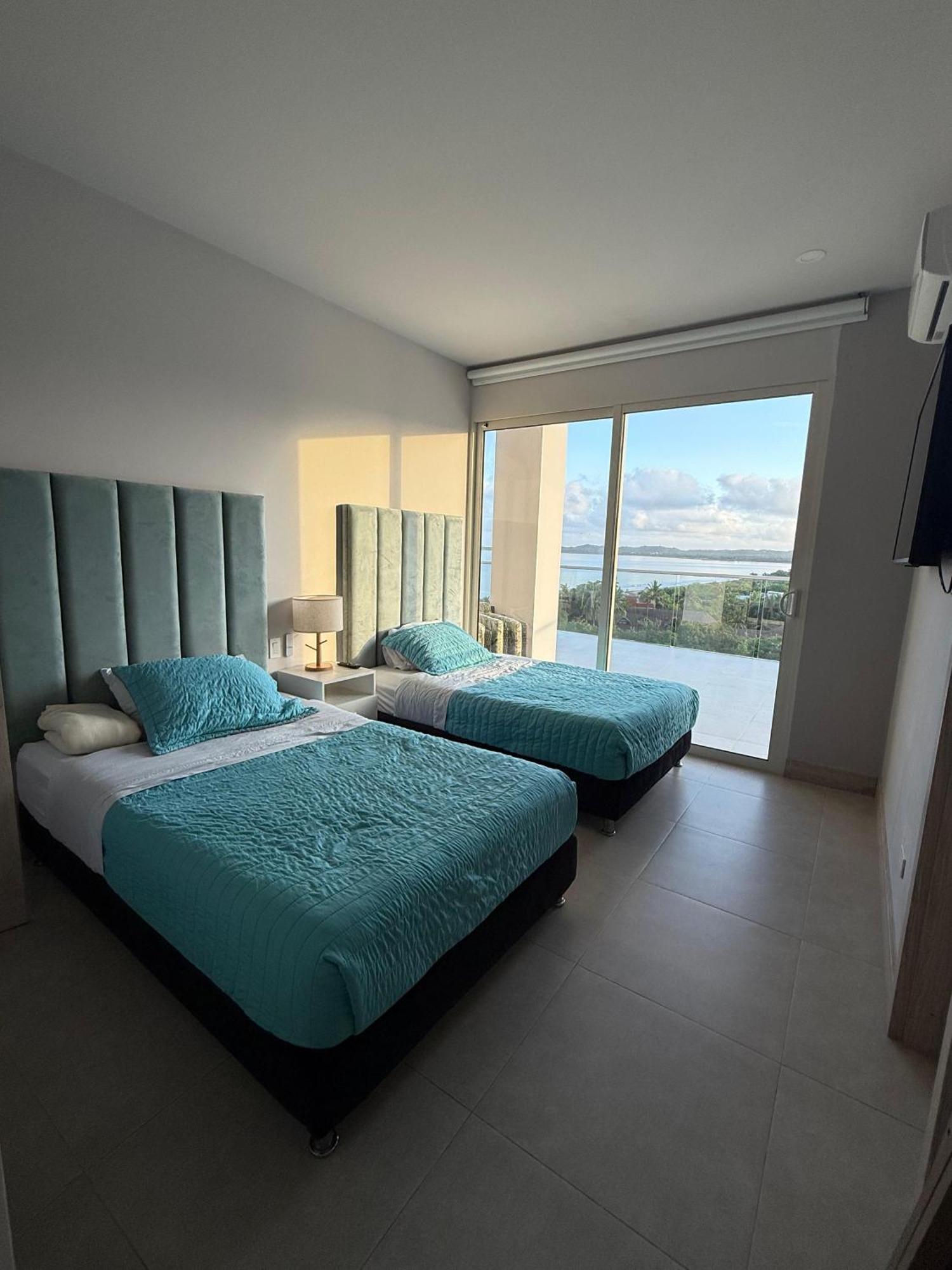 Serena Del Mar, Morros Io Cartagena