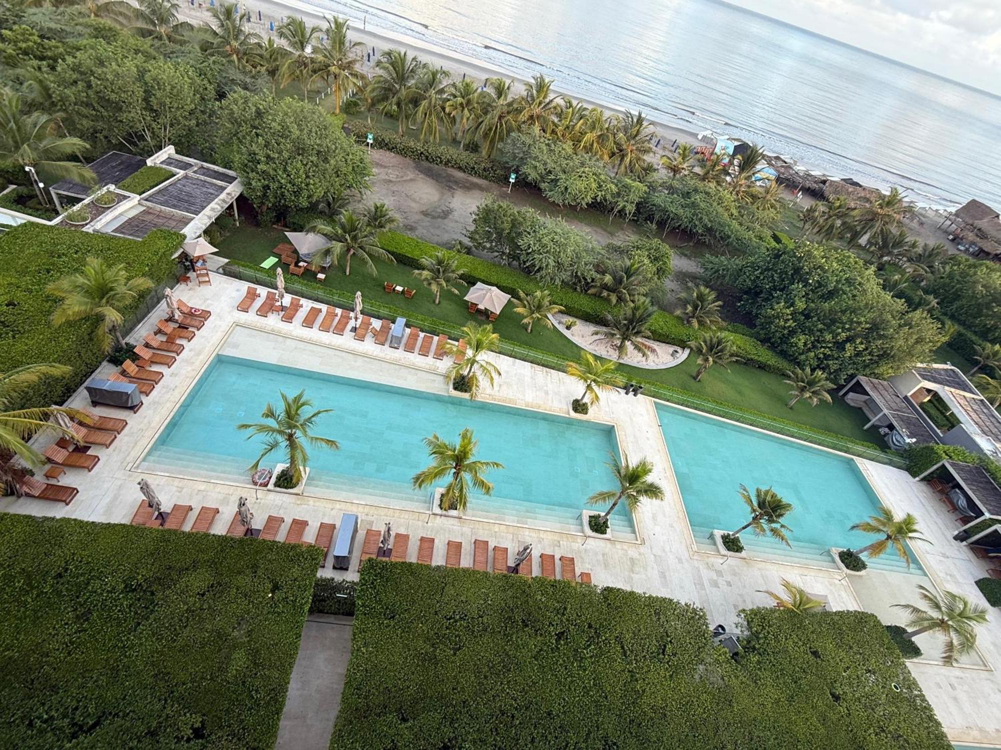 Serena Del Mar, Morros Io