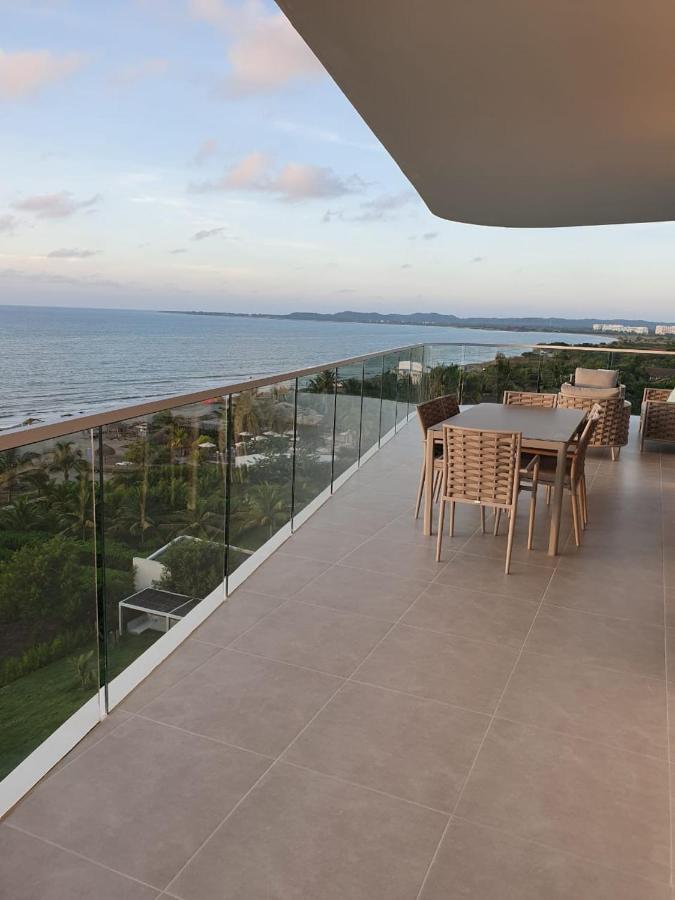 Serena Del Mar, Morros Io