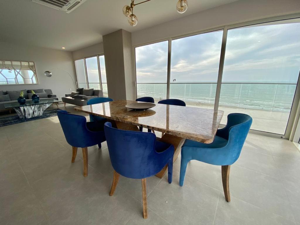 Serena Del Mar, Morros Io *